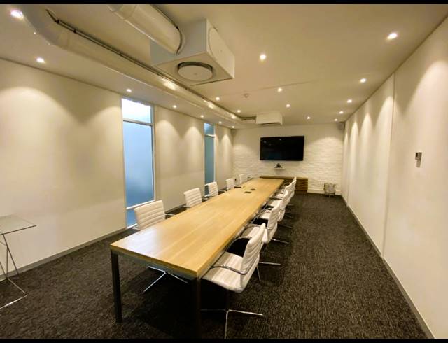 2,100M² OFFICE TO LET IN WOODSTOCK